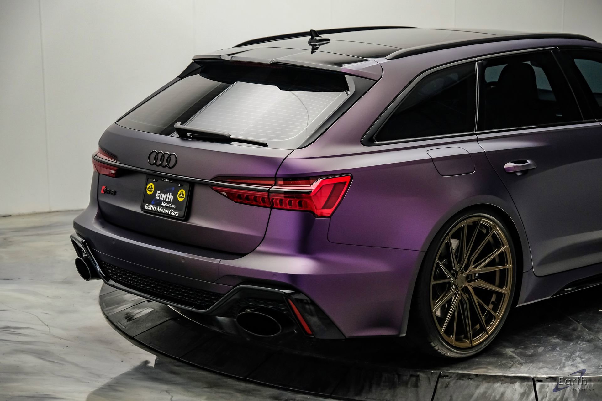 Used 2023 Audi RS 6 w/ Black Optic Package image 22