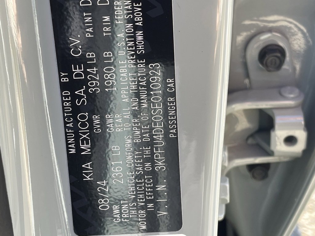 Used 2025 Kia K4 EX image 32