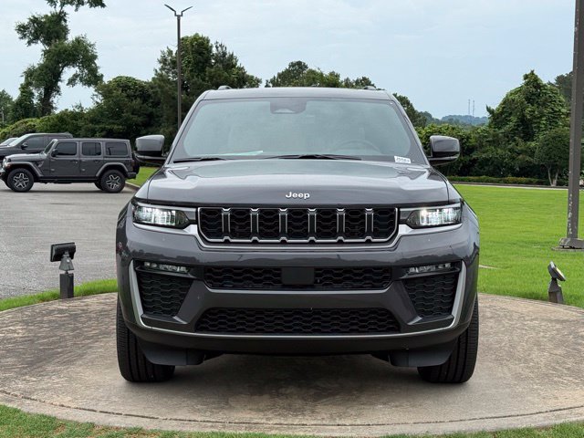 New 2026 Jeep Grand Cherokee Limited w/ Trailer Tow Package AWD/4WD image 10