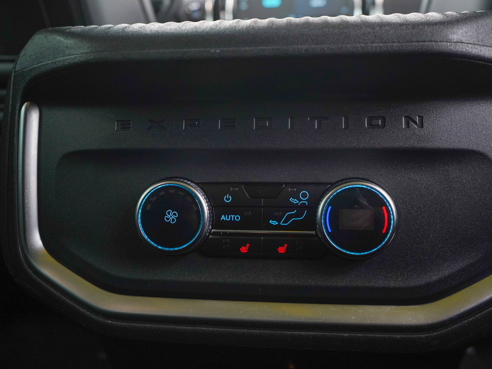 Used 2025 Ford Expedition Platinum AWD/4WD image 13