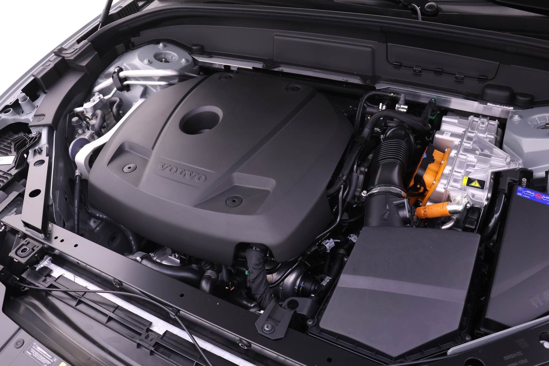 New 2026 Volvo XC60 T8 Plus w/ Protection Package Premier image 16