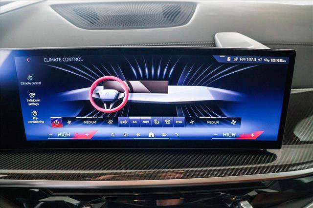 Used 2025 BMW X7 M60i w/ Executive Package image 18