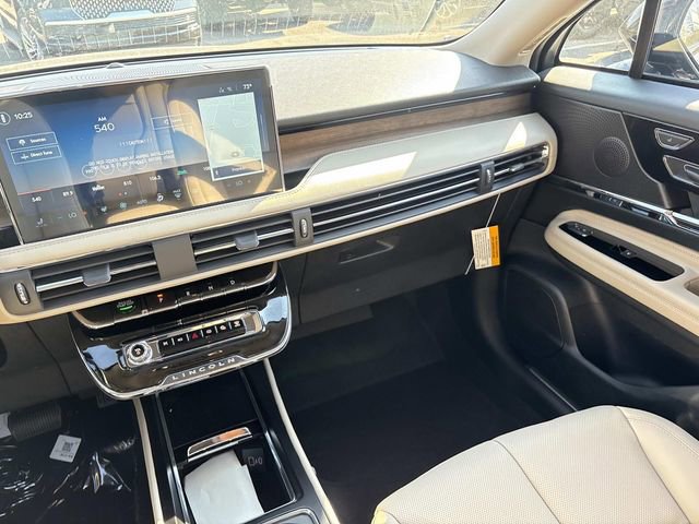 New 2026 Lincoln Corsair Grand Touring image 15