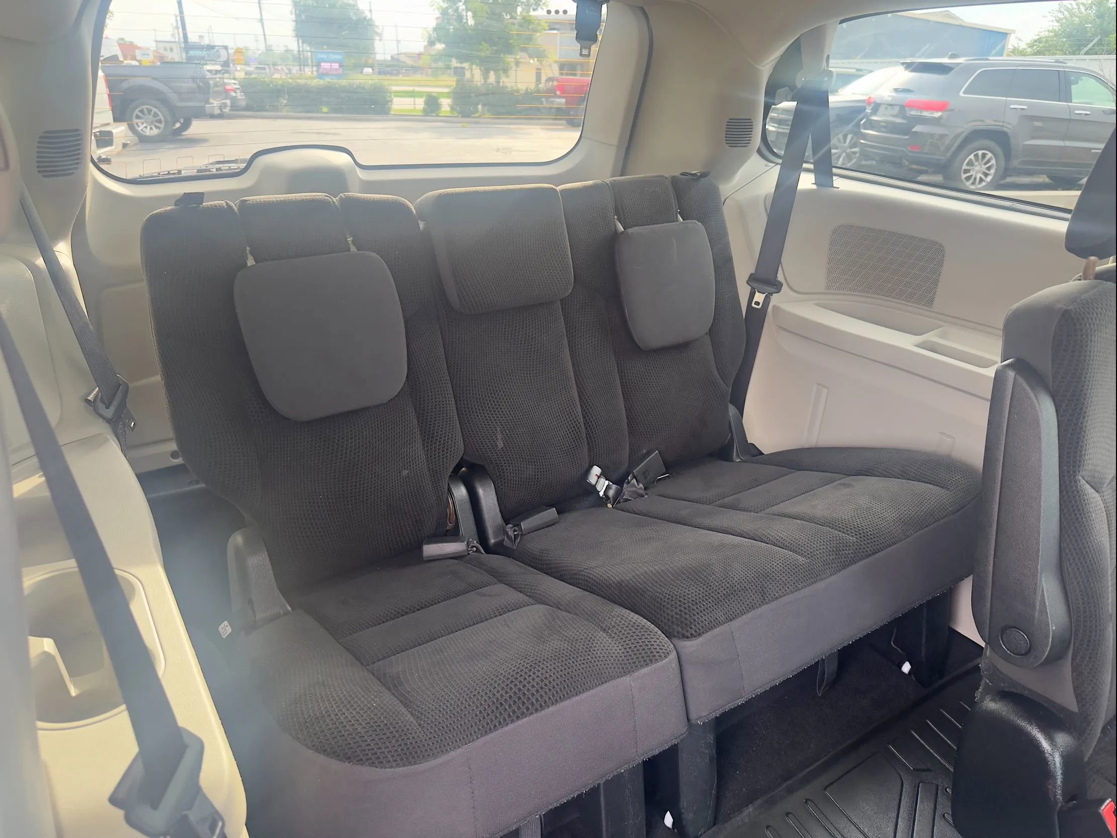 Used 2019 Dodge Grand Caravan SE w/ UConnect Hands-Free Group FWD image 16