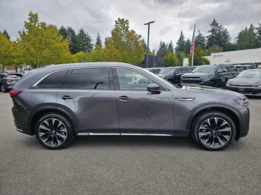Certified 2025 MAZDA CX-90 Plug-In Hybrid w/ Premium Plus AWD/4WD image 4