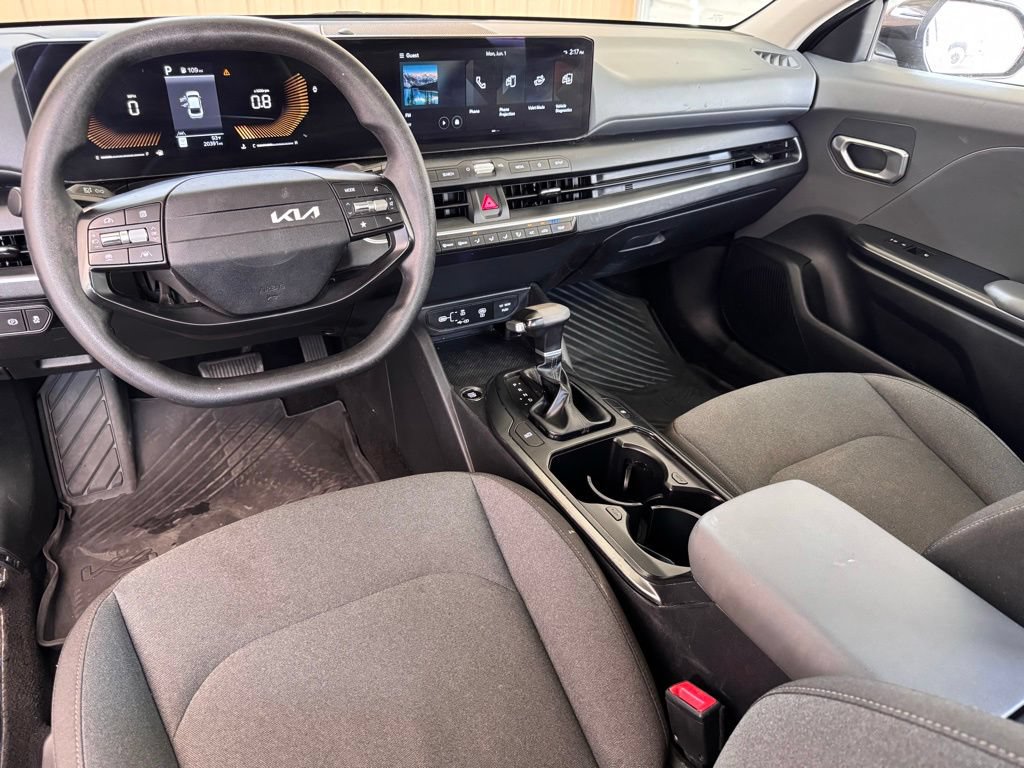 Used 2025 Kia K4 FWD image 2