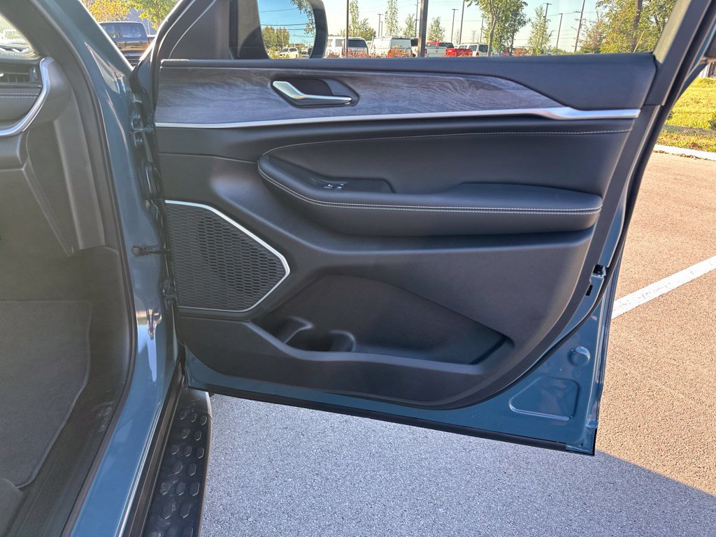New 2027 Jeep Grand Cherokee L Limited AWD/4WD image 19