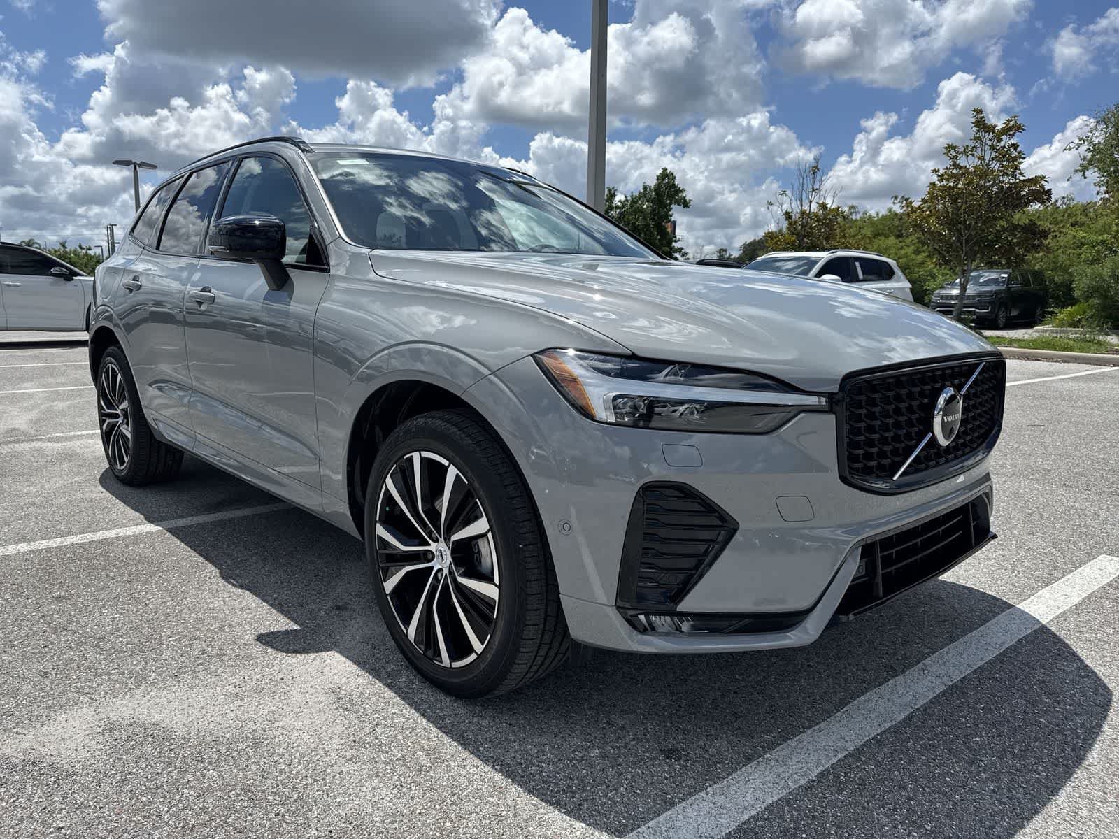 Used 2025 Volvo XC60 B5 Plus w/ Protection Package Premier AWD/4WD image 8