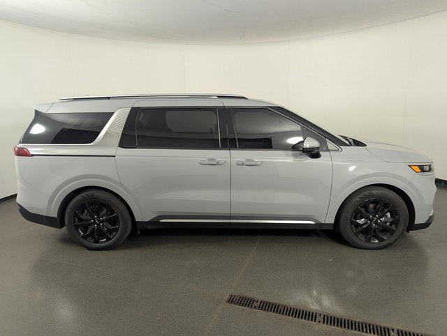 Used 2024 Kia Carnival SX Prestige image 8