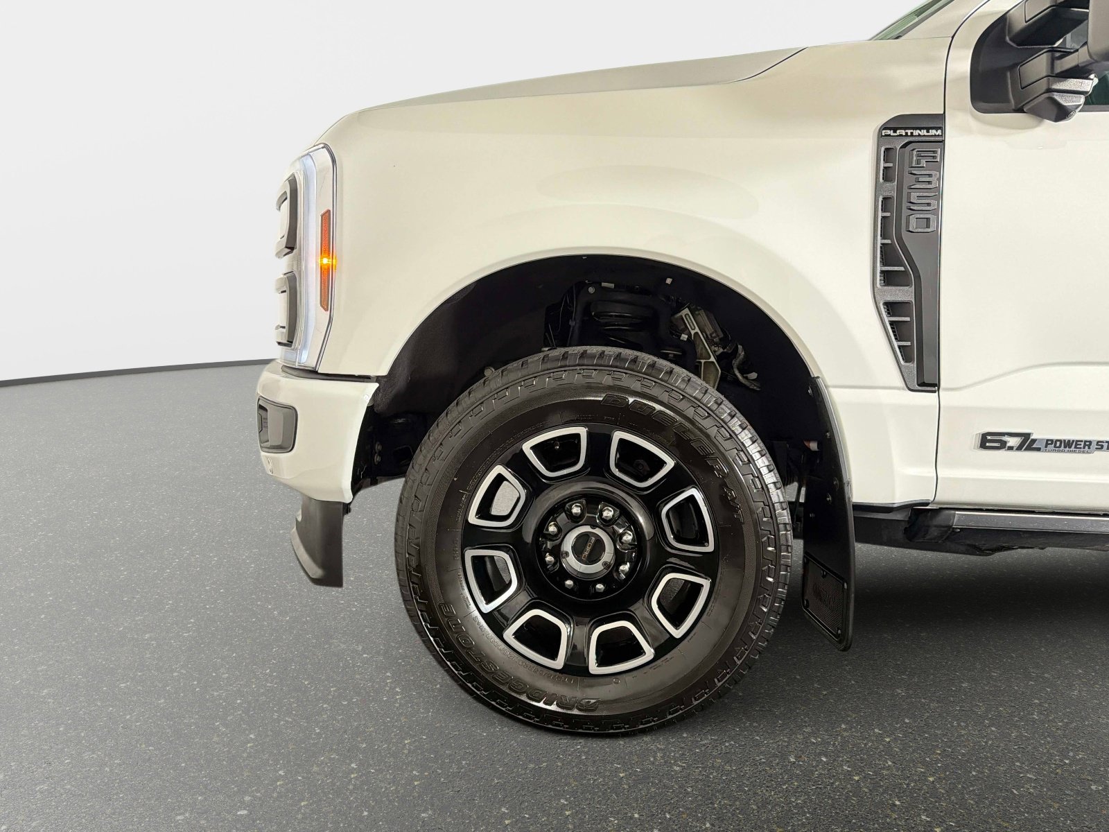 Used 2025 Ford F350 Platinum AWD/4WD image 12