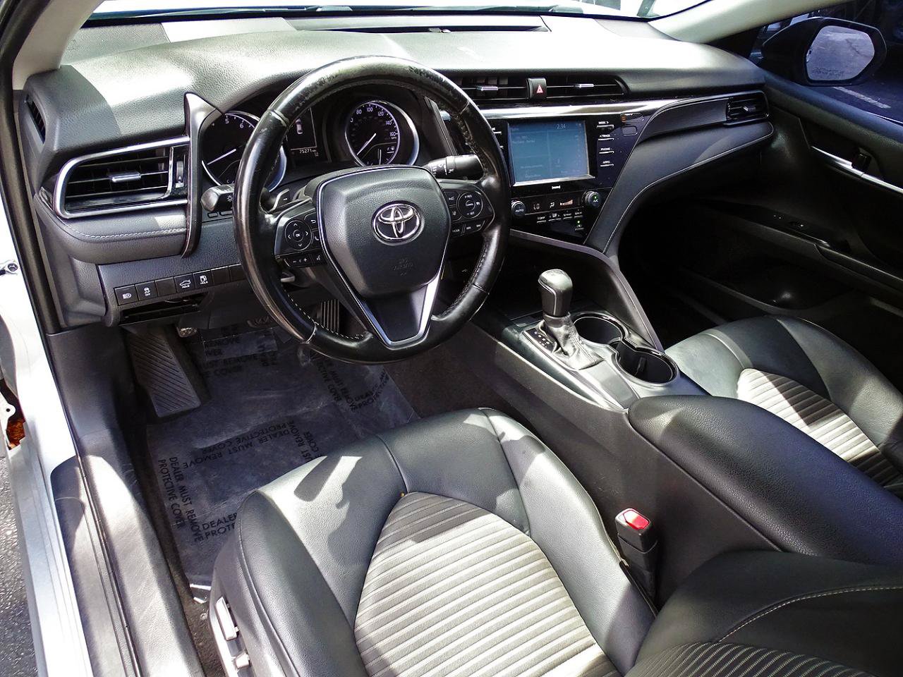 Used 2020 Toyota Camry SE FWD image 23