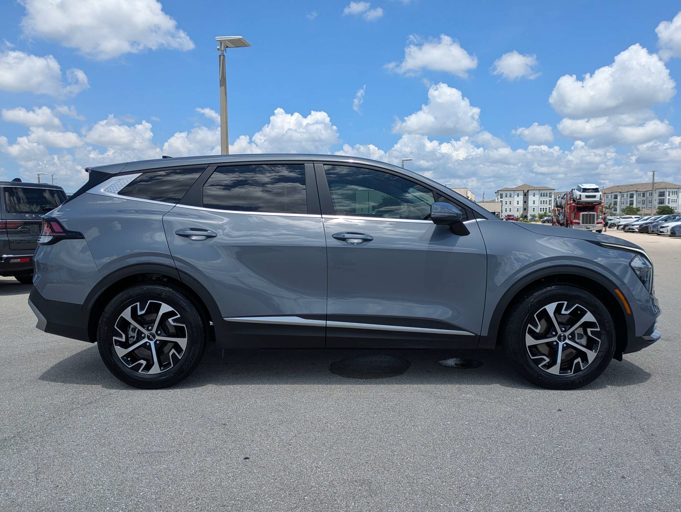 Certified 2023 Kia Sportage EX FWD image 3