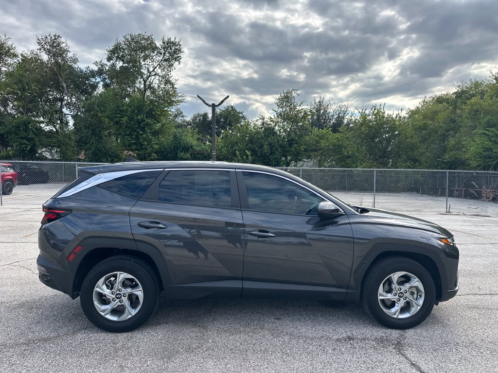 Used 2023 Hyundai Tucson SE AWD/4WD image 2