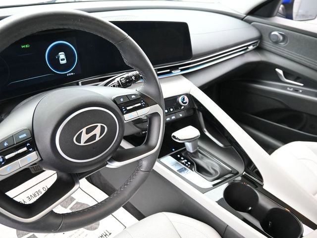 Used 2024 Hyundai Elantra Limited image 23