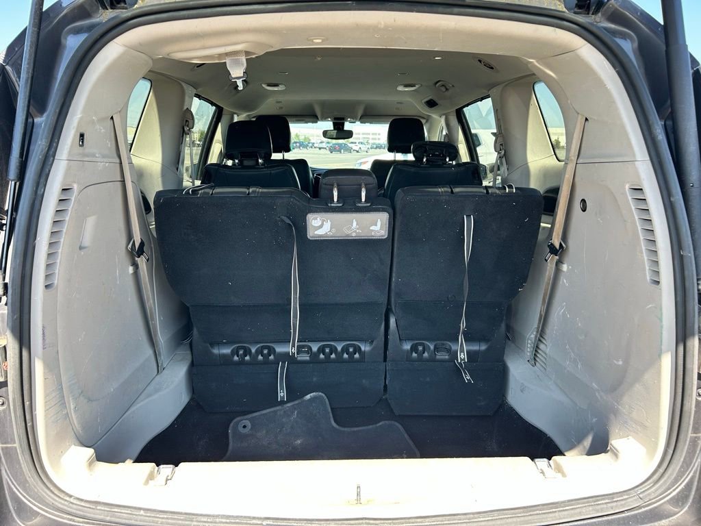 Used 2020 Chrysler Pacifica Touring-L FWD image 29