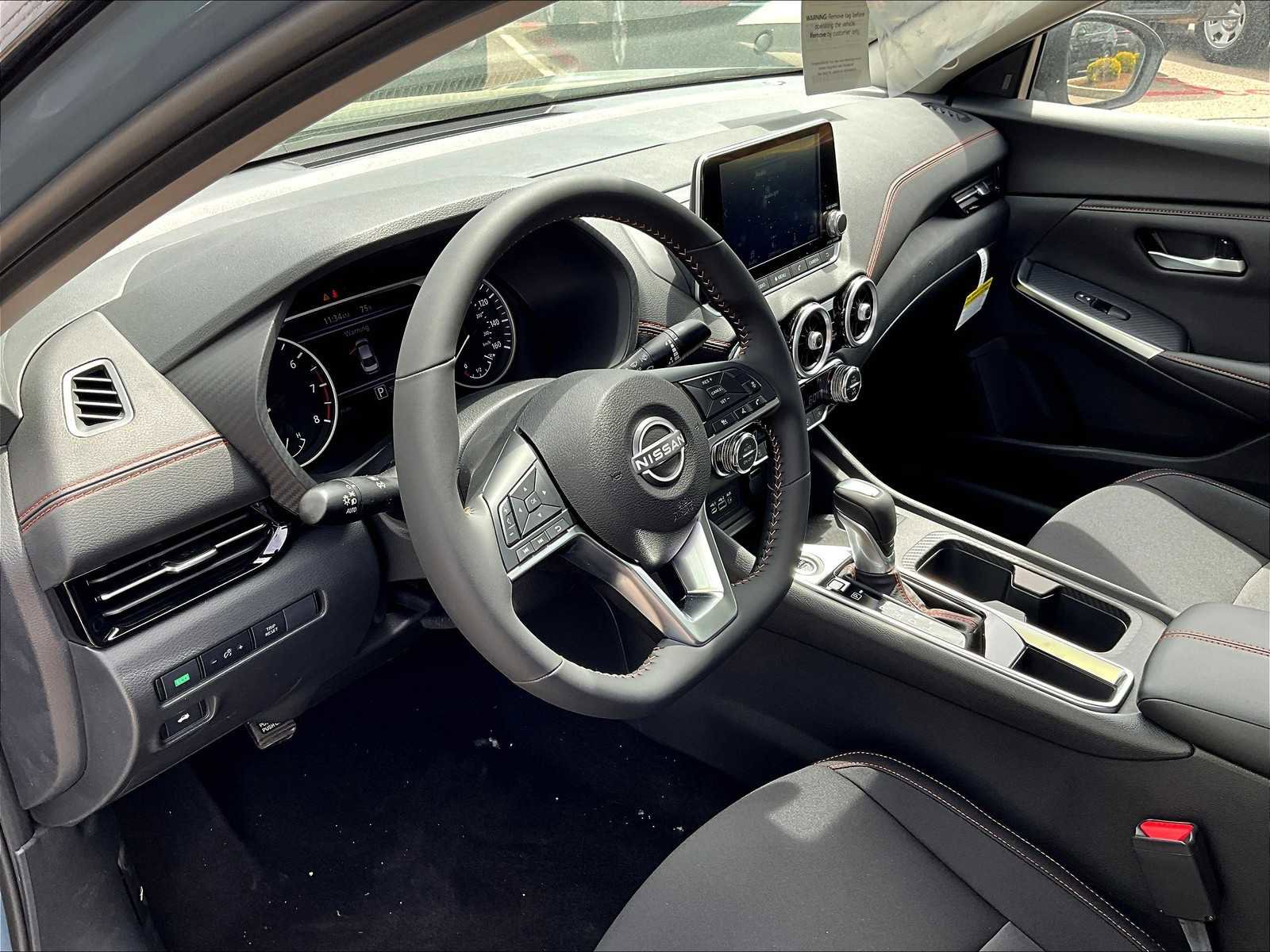 New 2025 Nissan Sentra SR w/ Midnight Edition image 9