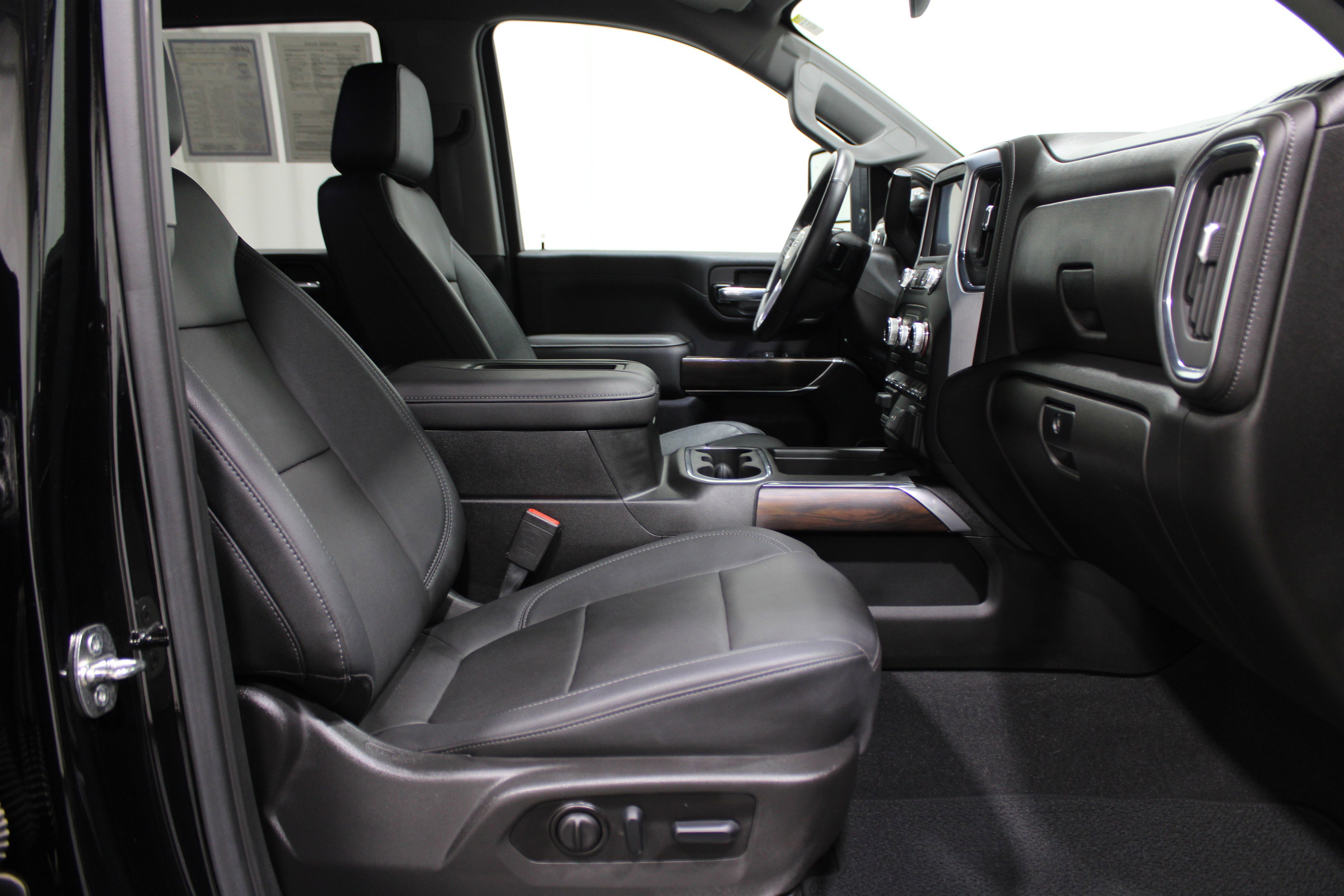 Used 2022 GMC Sierra 2500 SLT w/ SLT Premium Package image 31