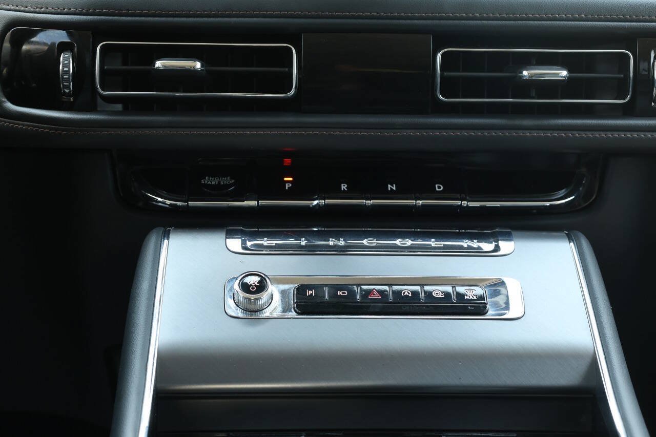Used 2025 Lincoln Aviator AWD image 22