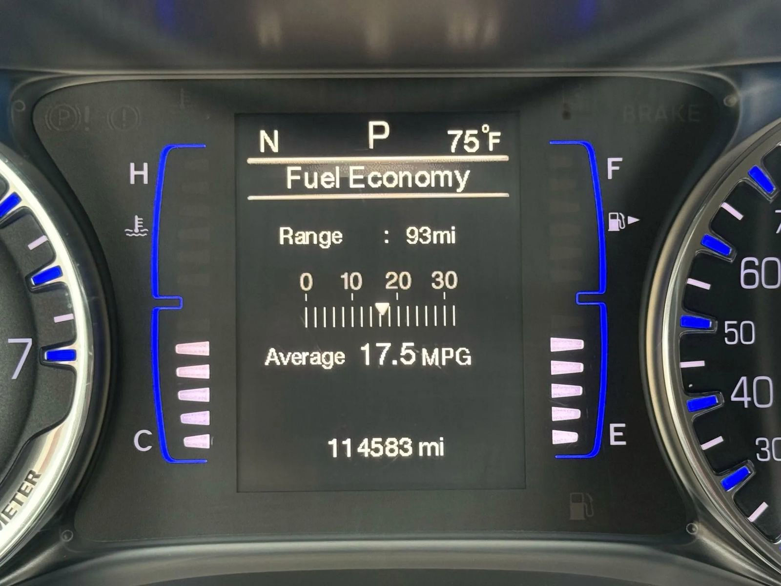 Used 2015 Chrysler 200 Limited w/ Convenience Group image 23