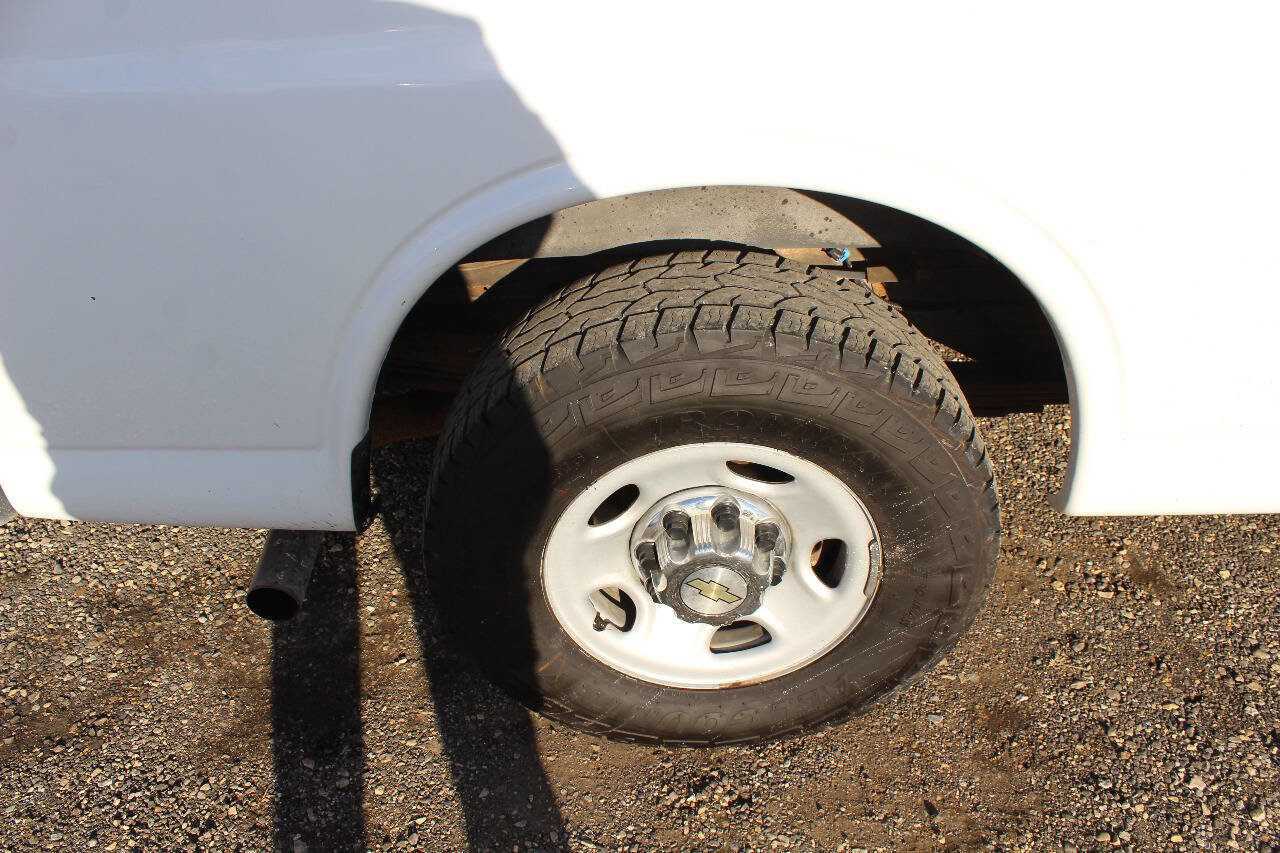 Used 2011 Chevrolet Express 3500 LT w/ LT Preferred Equipment Group image 23