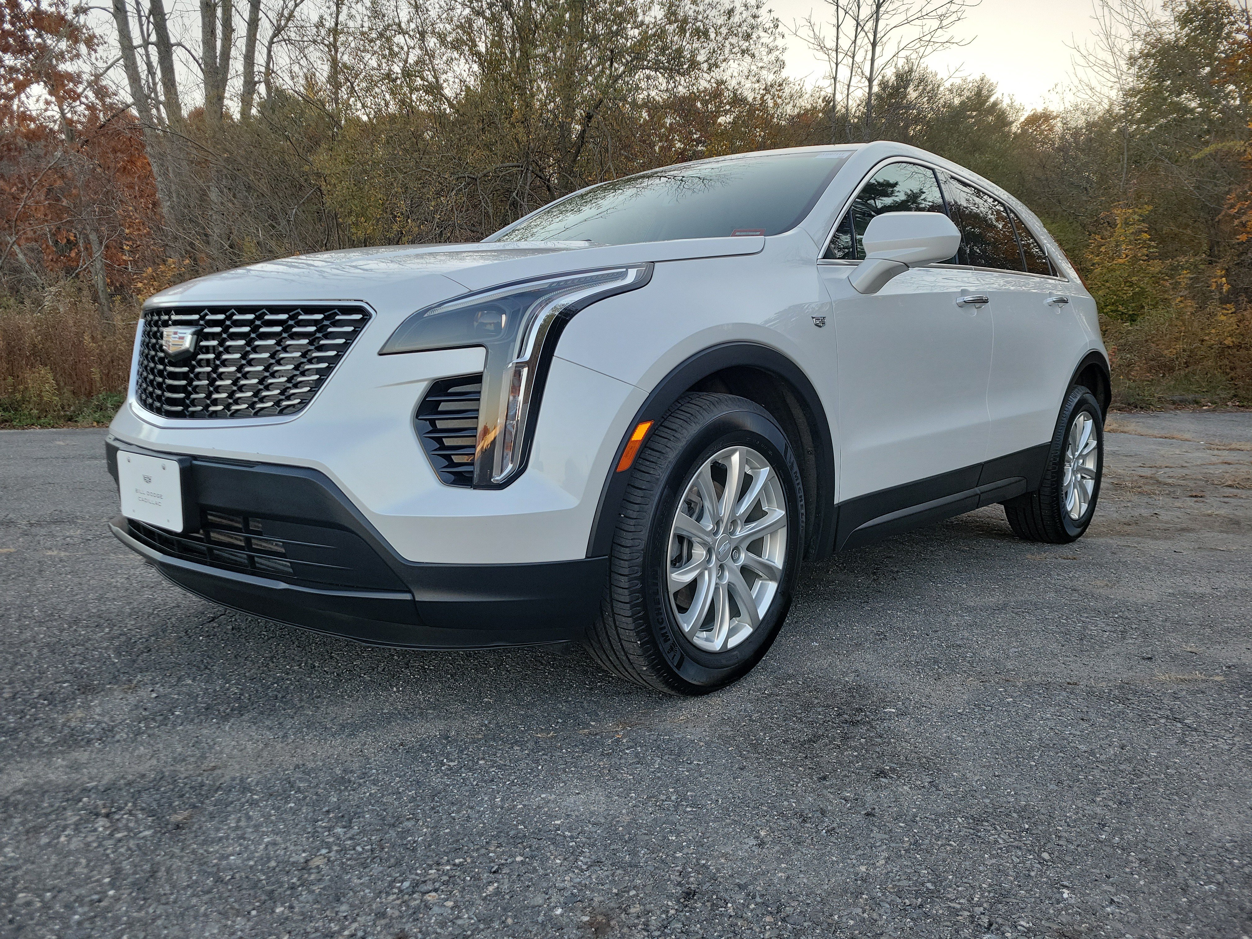 Used 2020 Cadillac XT4 Luxury w/ Cold Weather Package FWD image 1