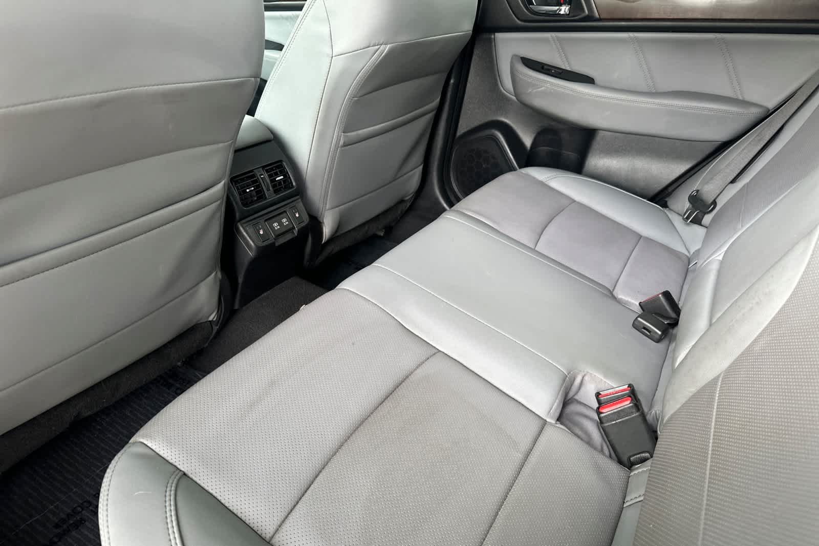 Used 2019 Subaru Outback 3.6R Limited AWD/4WD image 4