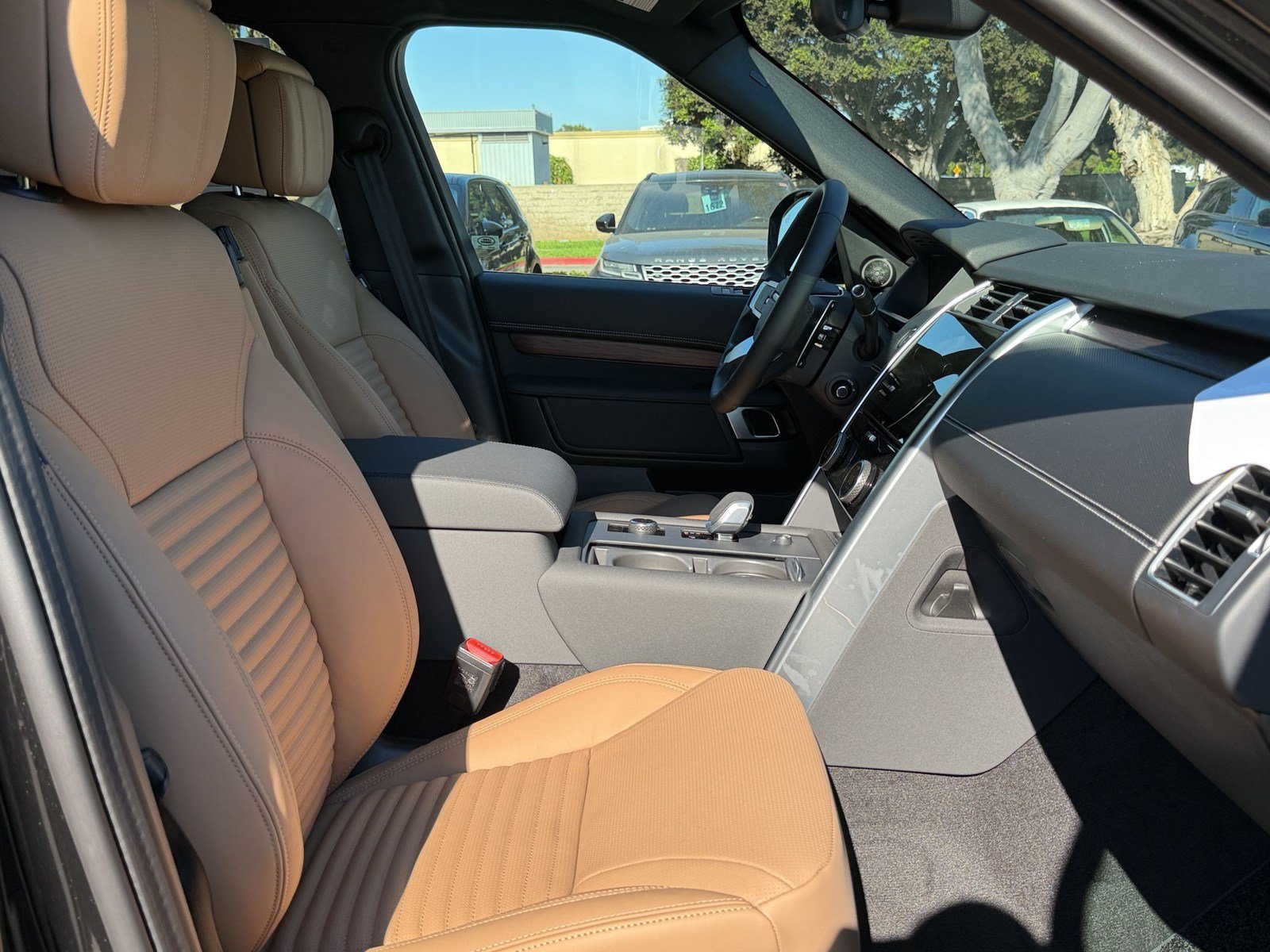 New 2026 Land Rover Discovery Dynamic SE AWD/4WD image 24