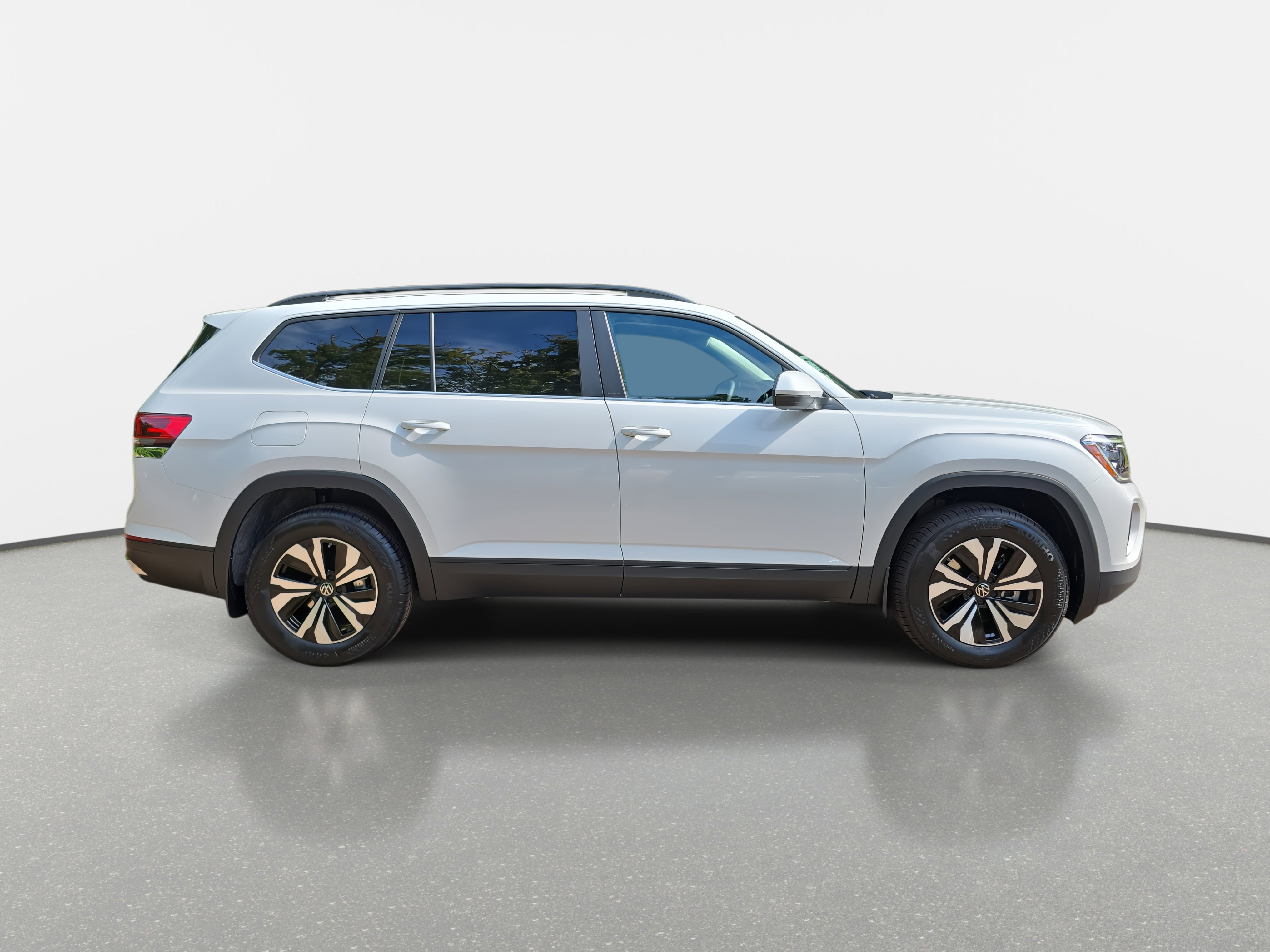 New 2026 Volkswagen Atlas SE image 2