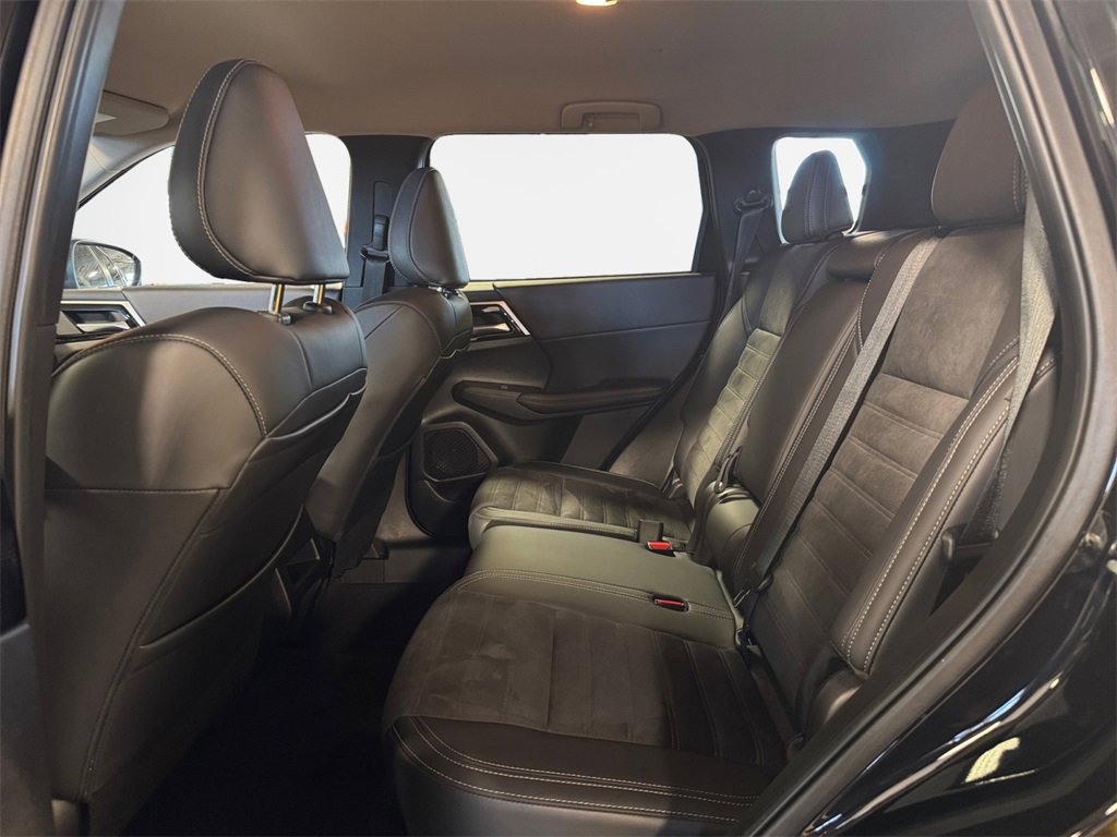 Used 2024 Mitsubishi Outlander SE image 24