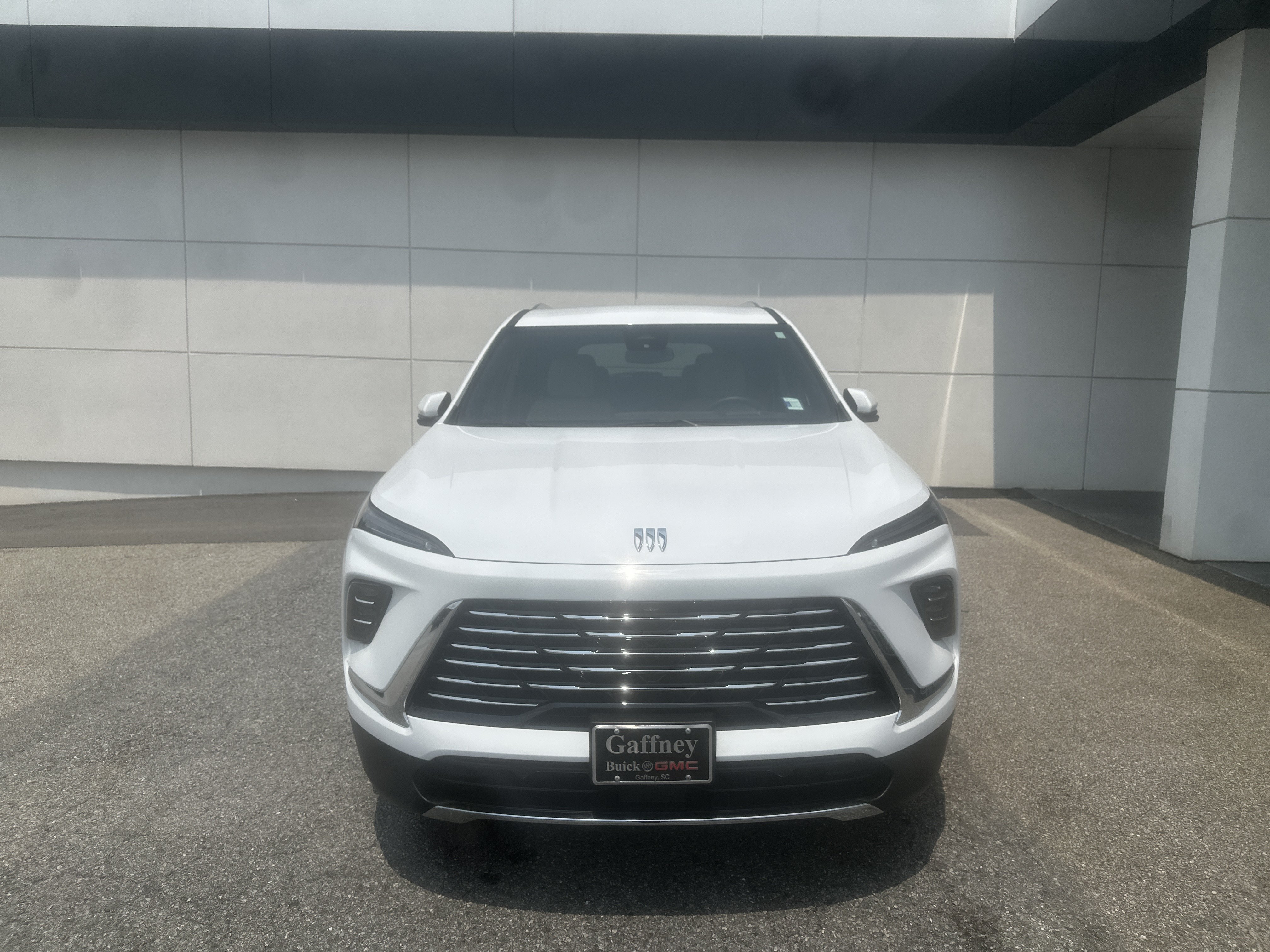 Used 2025 Buick Enclave Preferred w/ Power Package FWD image 12