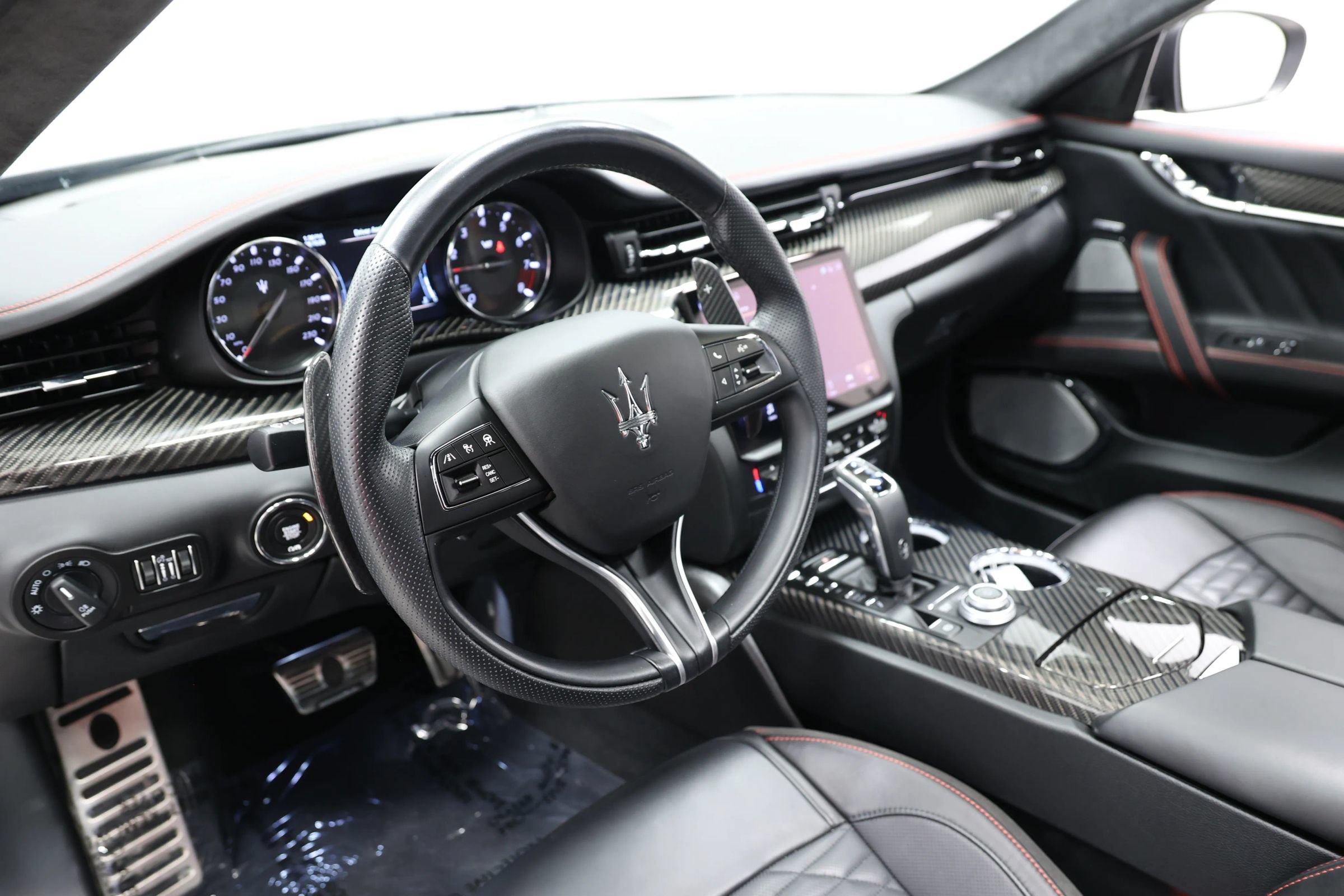 Used 2022 Maserati Quattroporte Trofeo RWD image 2