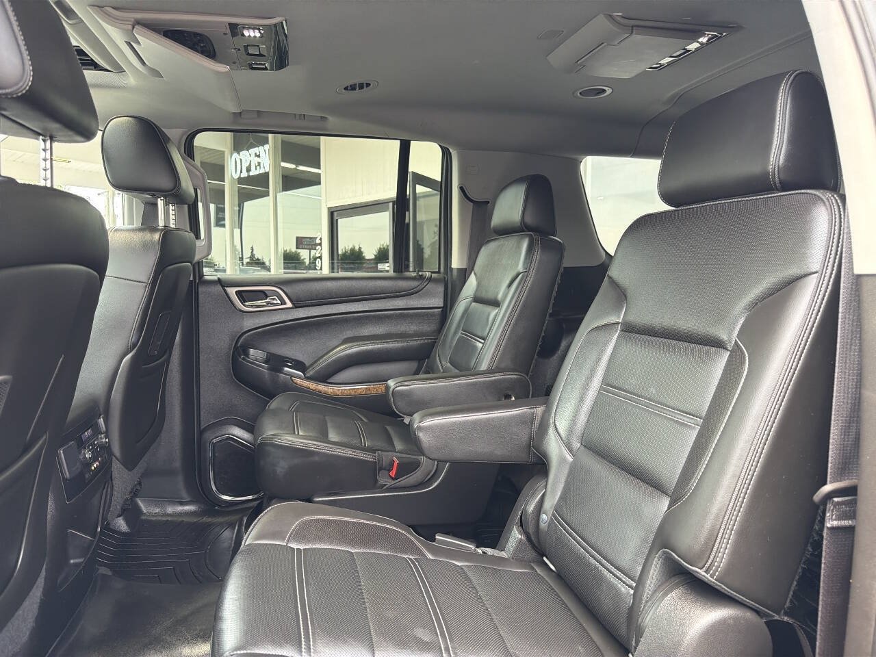 Used 2015 GMC Yukon XL Denali w/ Touring Package AWD/4WD image 32