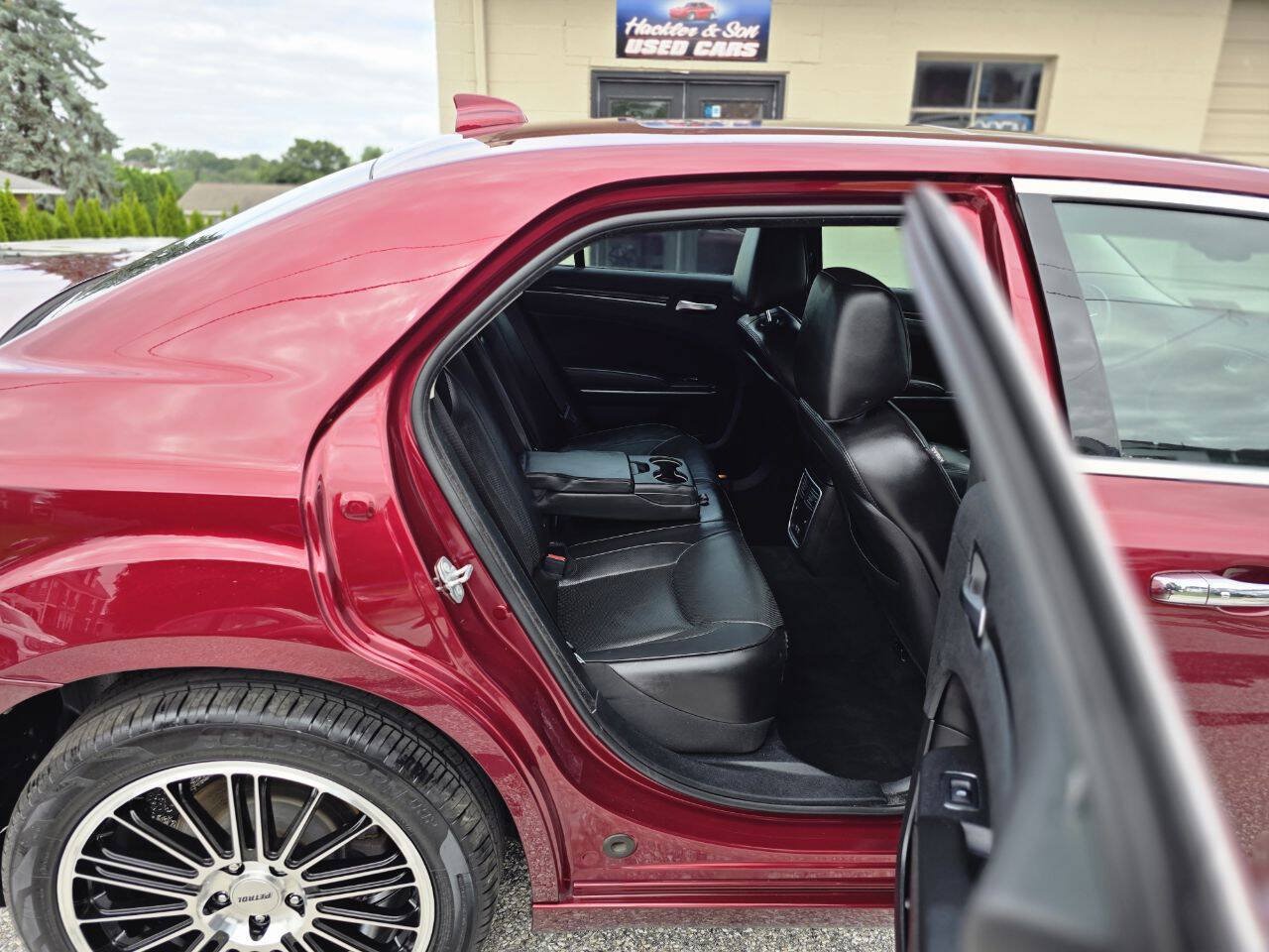 Used 2019 Chrysler 300 Limited AWD/4WD image 20