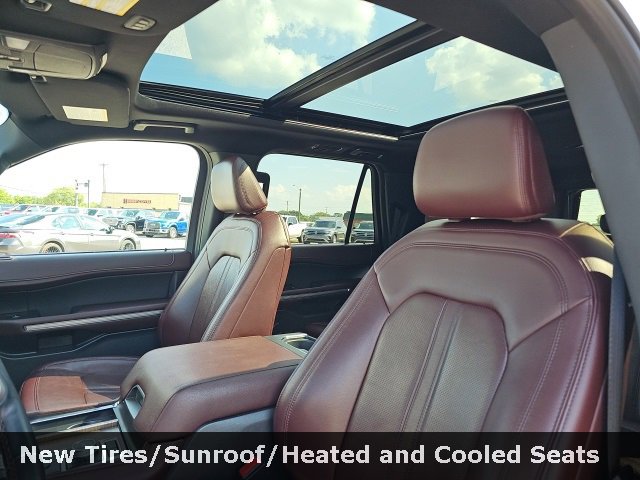 Used 2023 Ford Expedition Max Limited image 11