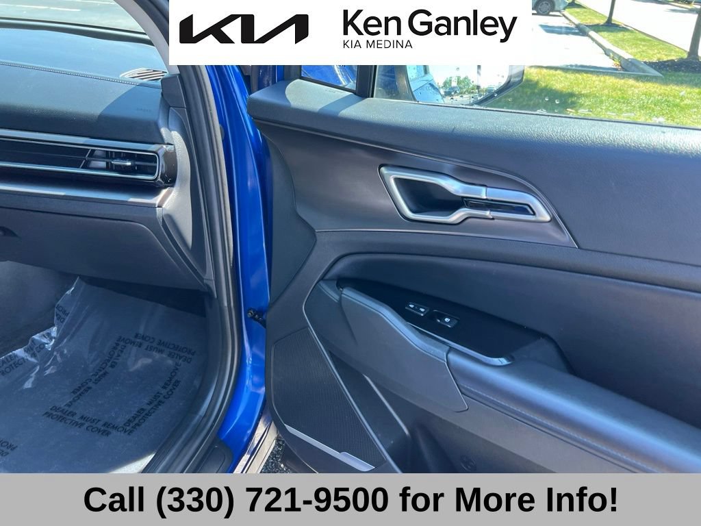 Certified 2024 Kia Sportage EX FWD image 60
