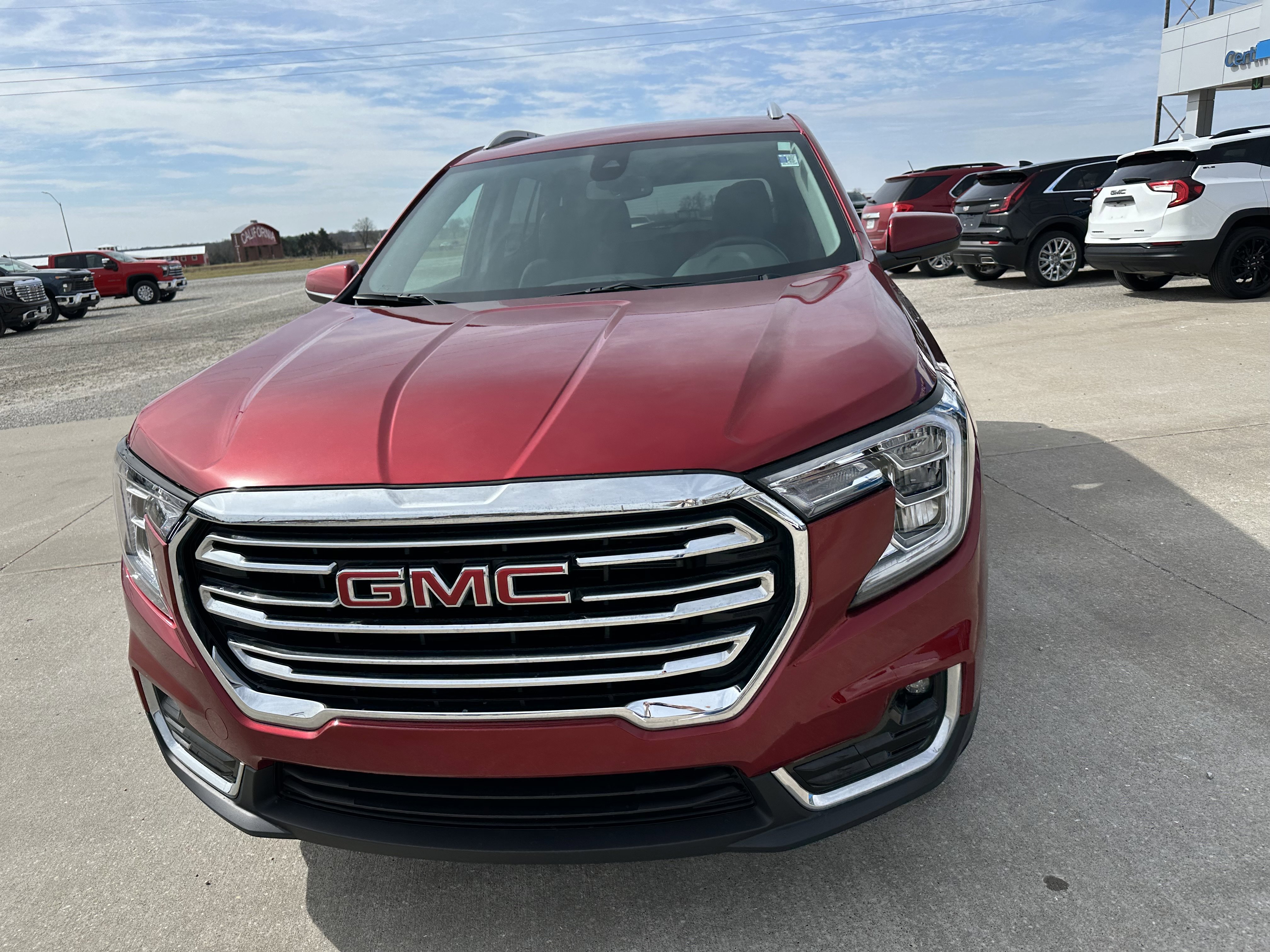 Used 2024 GMC Terrain SLT w/ Infotainment Package II image 8