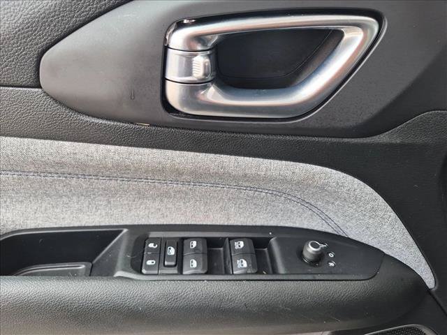 Used 2022 Jeep Compass Latitude w/ Convenience Group AWD/4WD image 26
