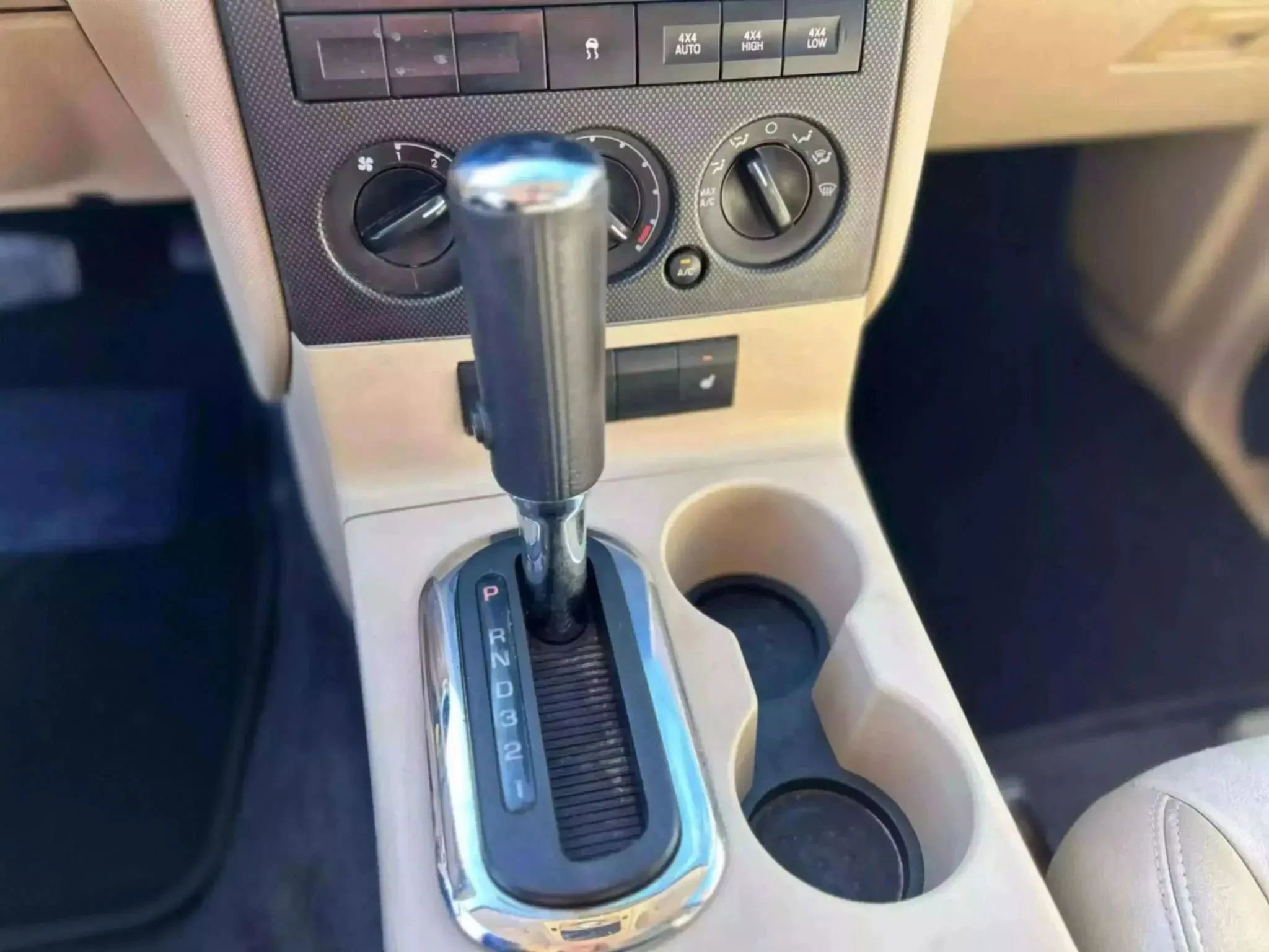 Used 2007 Ford Explorer Sport Trac Limited image 18