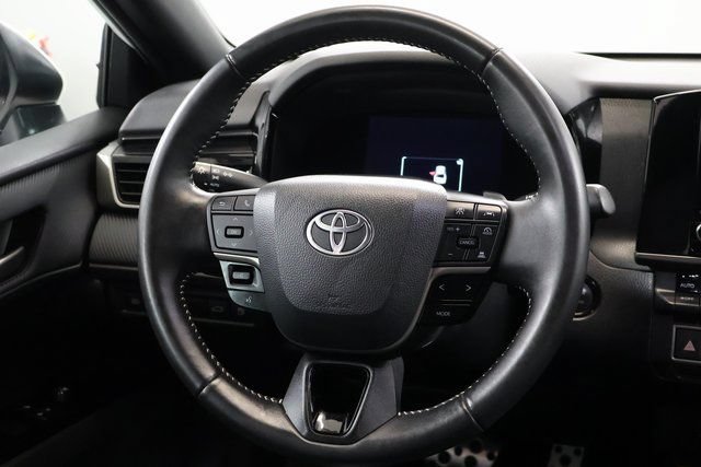 Used 2025 Toyota Camry SE FWD image 14