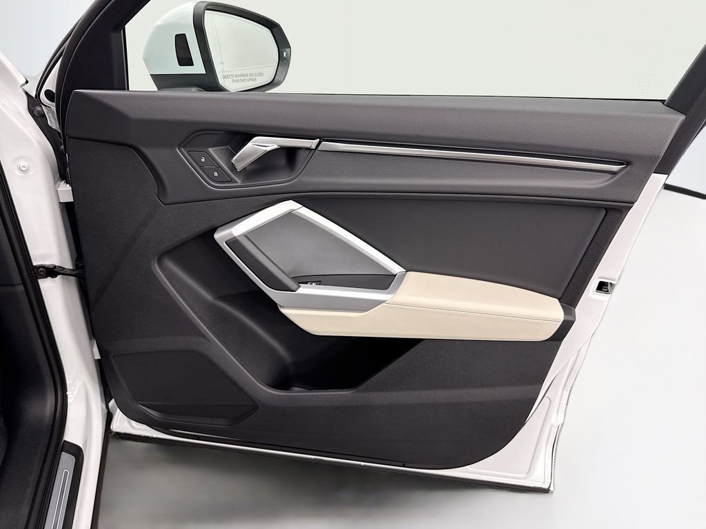 Used 2025 Audi Q3 2.0T Premium w/ Convenience Package image 23