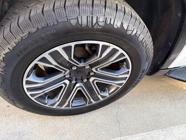 Used 2024 Jeep Wagoneer L Series II w/ Flexible Seating Group RWD image 2