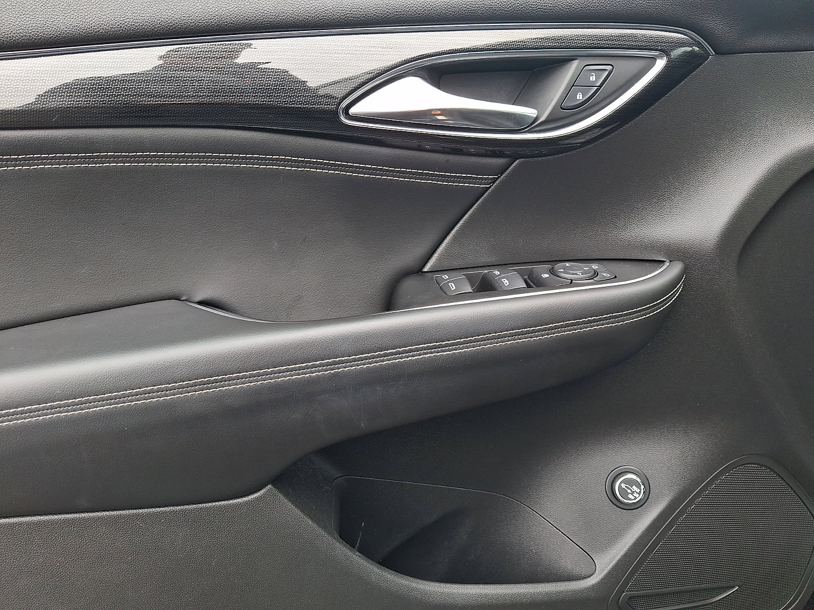 Used 2022 Buick Envision Preferred image 10