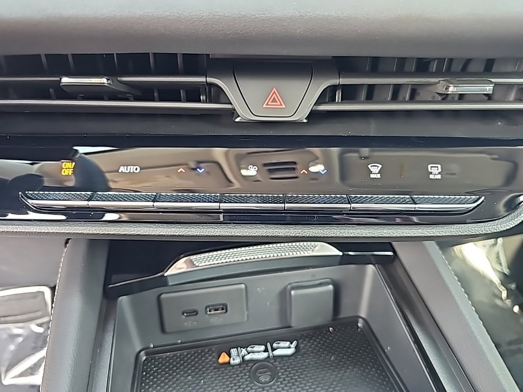 New 2025 Buick Envision Sport Touring image 25