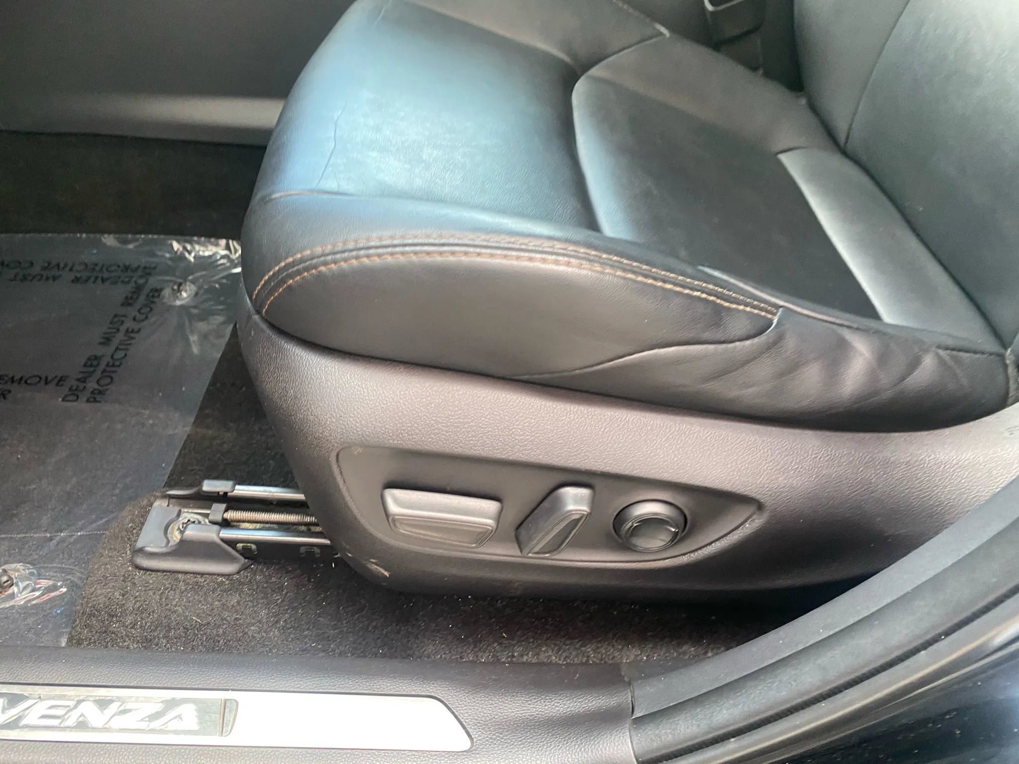 Used 2022 Toyota Venza XLE image 8