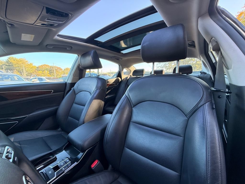 Used 2019 Kia Cadenza Technology FWD image 25