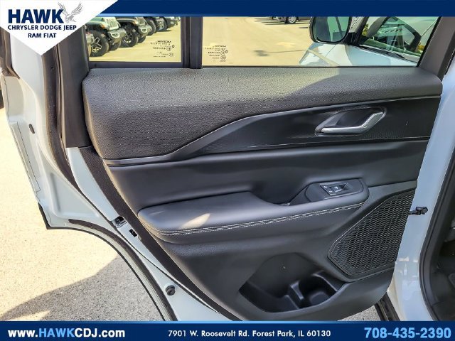 Certified 2025 Jeep Grand Cherokee Laredo w/ Luxury Tech Group I AWD/4WD image 25