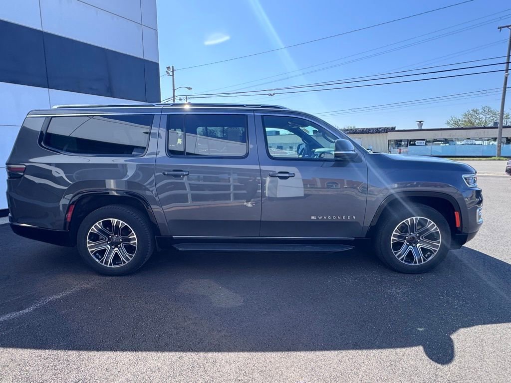 Used 2023 Jeep Wagoneer L Series II image 6