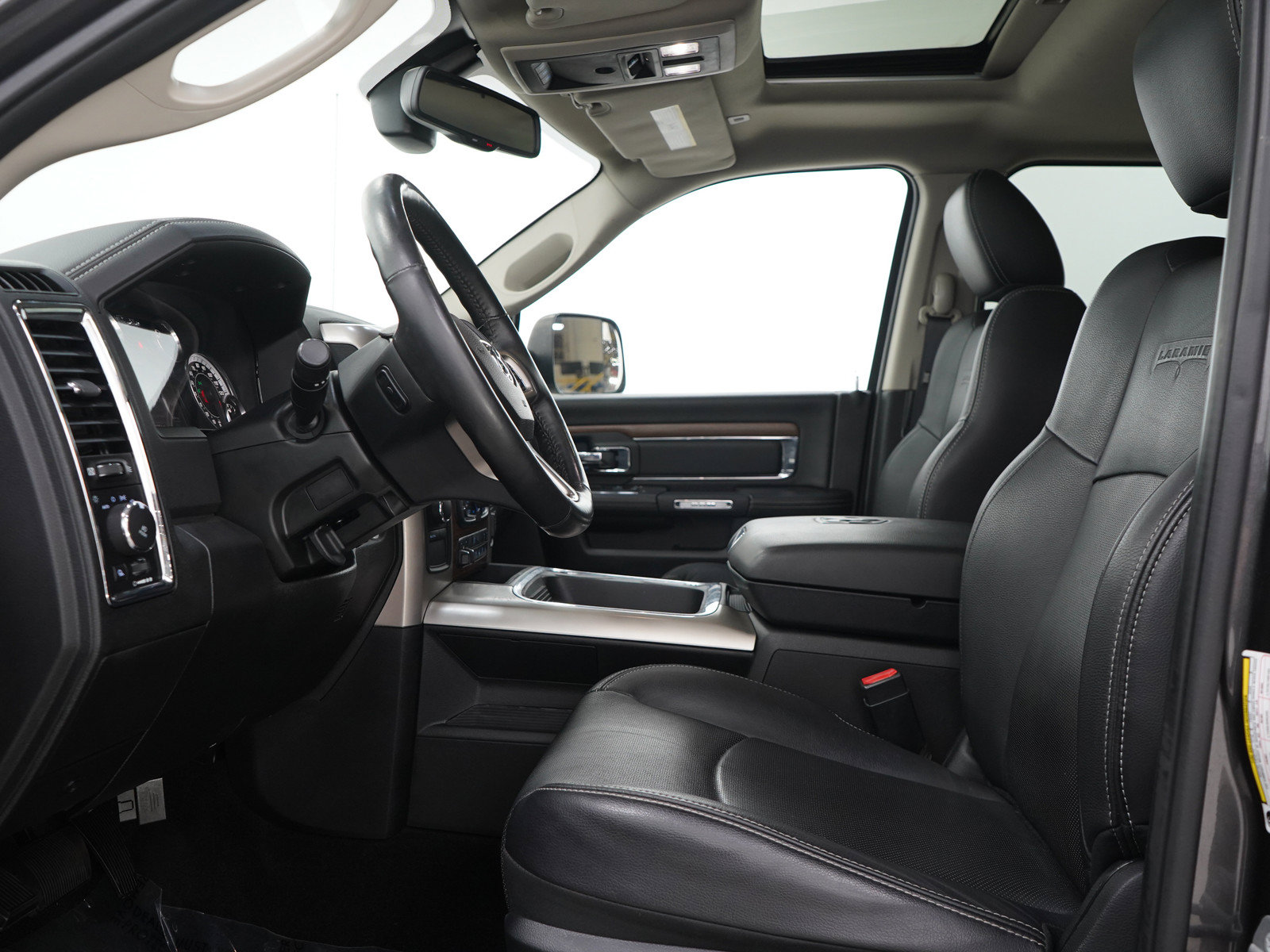 Used 2017 RAM 2500 Laramie w/ Sport Appearance Group AWD/4WD image 22