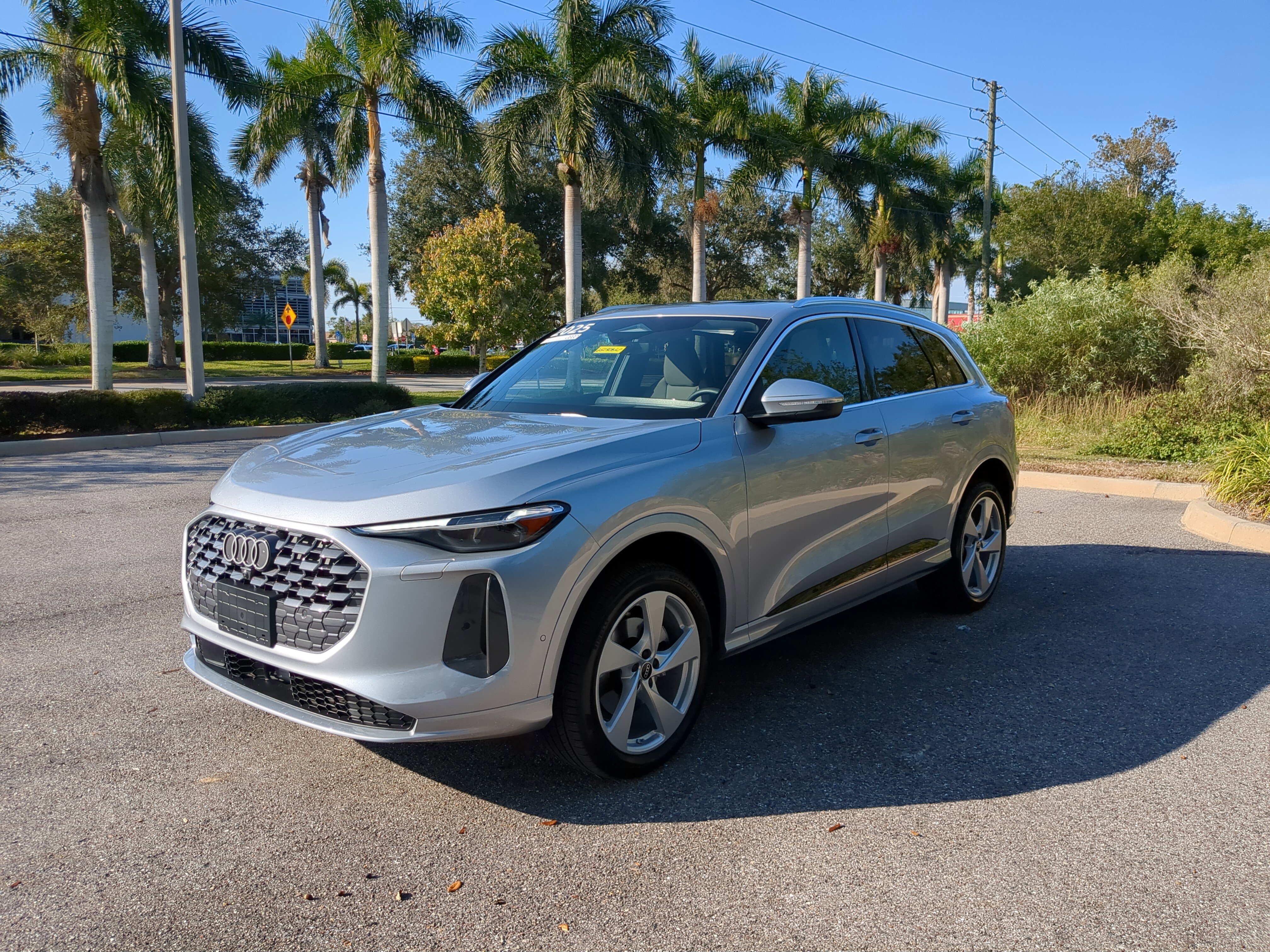 Certified 2025 Audi Q5 Premium Plus w/ Premium Plus image 8