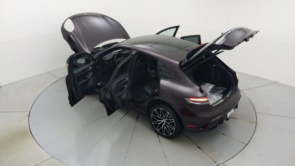 Certified 2024 Porsche Macan S AWD/4WD image 30